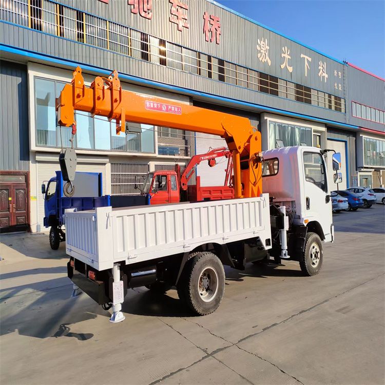 稷山县三轮随车吊定制 农用改装机自备吊中瑞长期出售